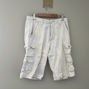 Plugg Co. Men's White Cargo Shorts